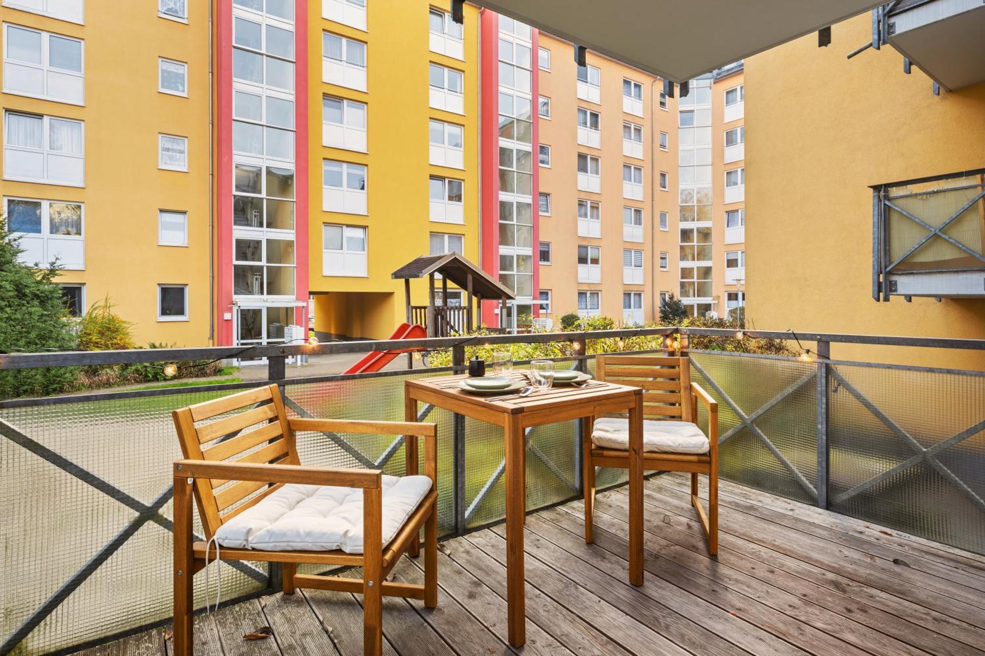 Edler Wohnraum Disney Marvel Studio Mit Balkon, Boxspringbett, Kaffeevollautomat, Lift & Parkplatz Chemnitz Bagian luar foto