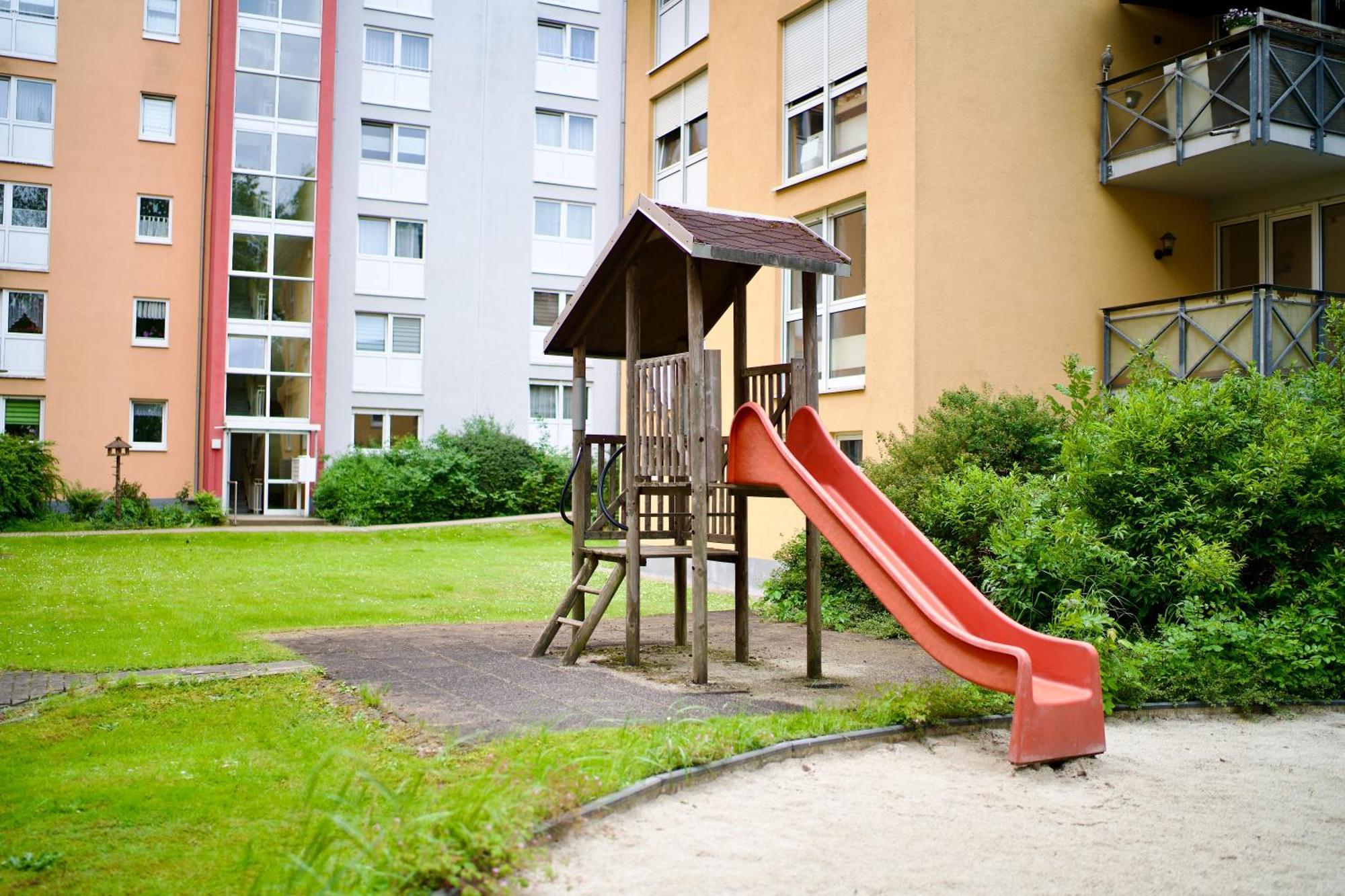 Edler Wohnraum Disney Marvel Studio Mit Balkon, Boxspringbett, Kaffeevollautomat, Lift & Parkplatz Chemnitz Bagian luar foto