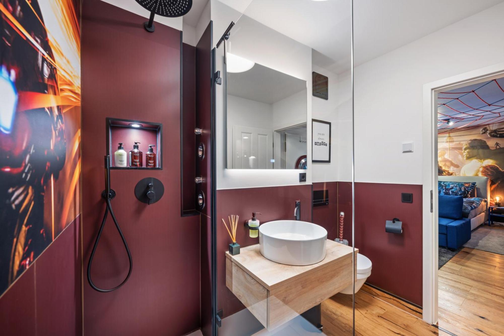Edler Wohnraum Disney Marvel Studio Mit Balkon, Boxspringbett, Kaffeevollautomat, Lift & Parkplatz Chemnitz Bagian luar foto