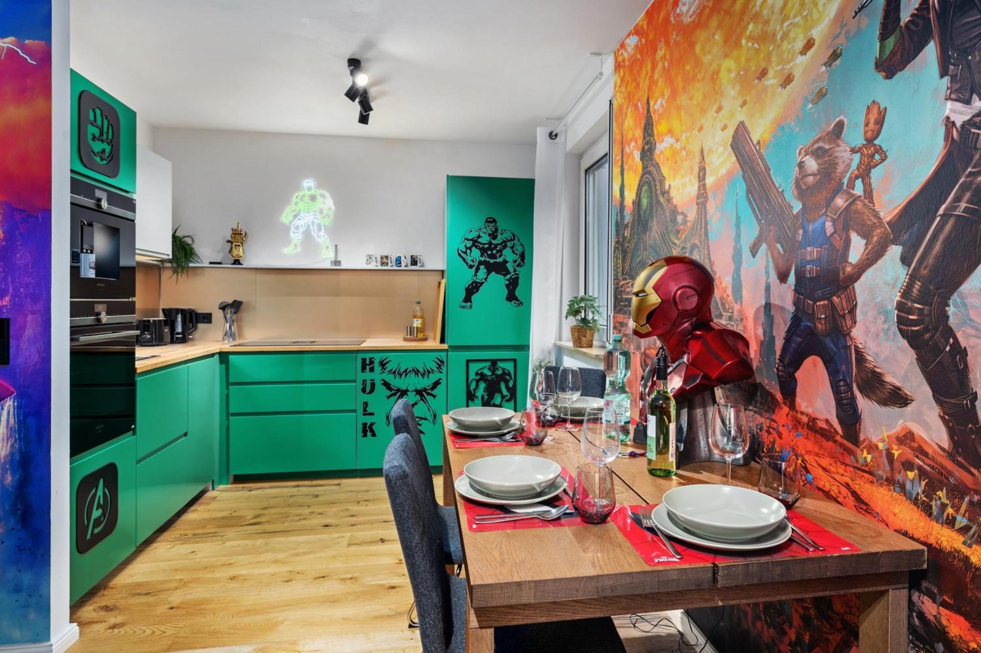 Edler Wohnraum Disney Marvel Studio Mit Balkon, Boxspringbett, Kaffeevollautomat, Lift & Parkplatz Chemnitz Bagian luar foto