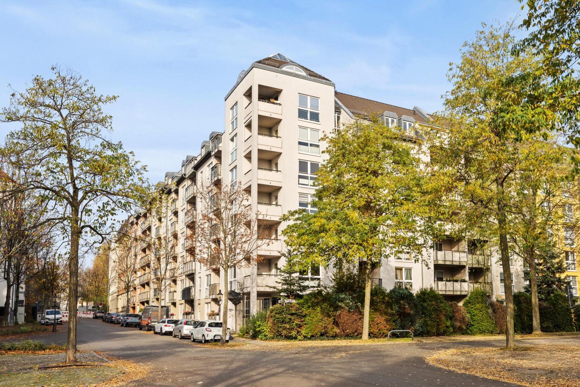 Edler Wohnraum Disney Marvel Studio Mit Balkon, Boxspringbett, Kaffeevollautomat, Lift & Parkplatz Chemnitz Bagian luar foto