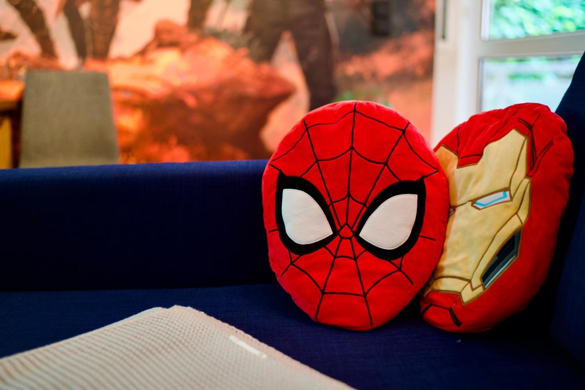 Edler Wohnraum Disney Marvel Studio Mit Balkon, Boxspringbett, Kaffeevollautomat, Lift & Parkplatz Chemnitz Bagian luar foto