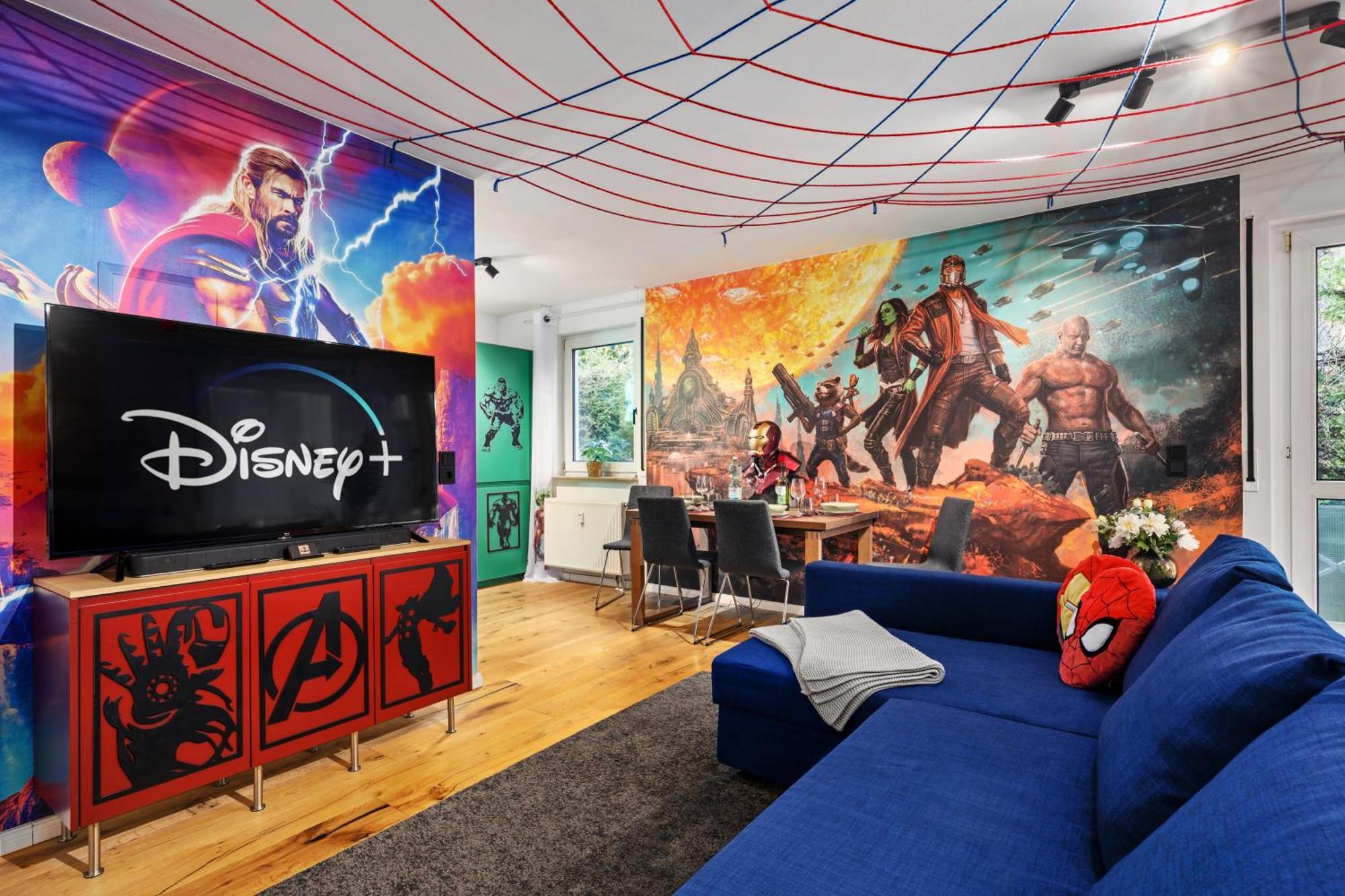 Edler Wohnraum Disney Marvel Studio Mit Balkon, Boxspringbett, Kaffeevollautomat, Lift & Parkplatz Chemnitz Bagian luar foto