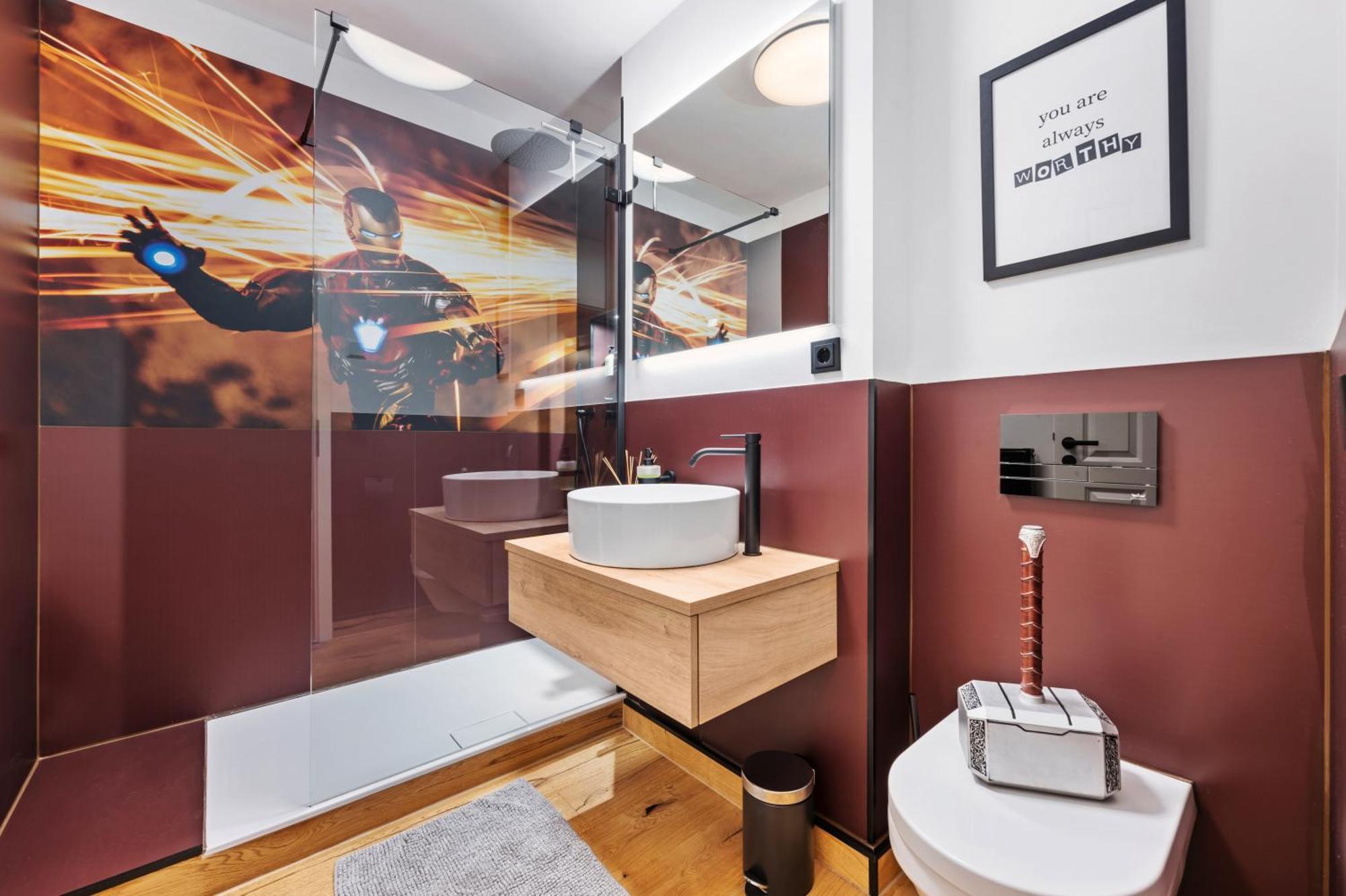 Edler Wohnraum Disney Marvel Studio Mit Balkon, Boxspringbett, Kaffeevollautomat, Lift & Parkplatz Chemnitz Bagian luar foto