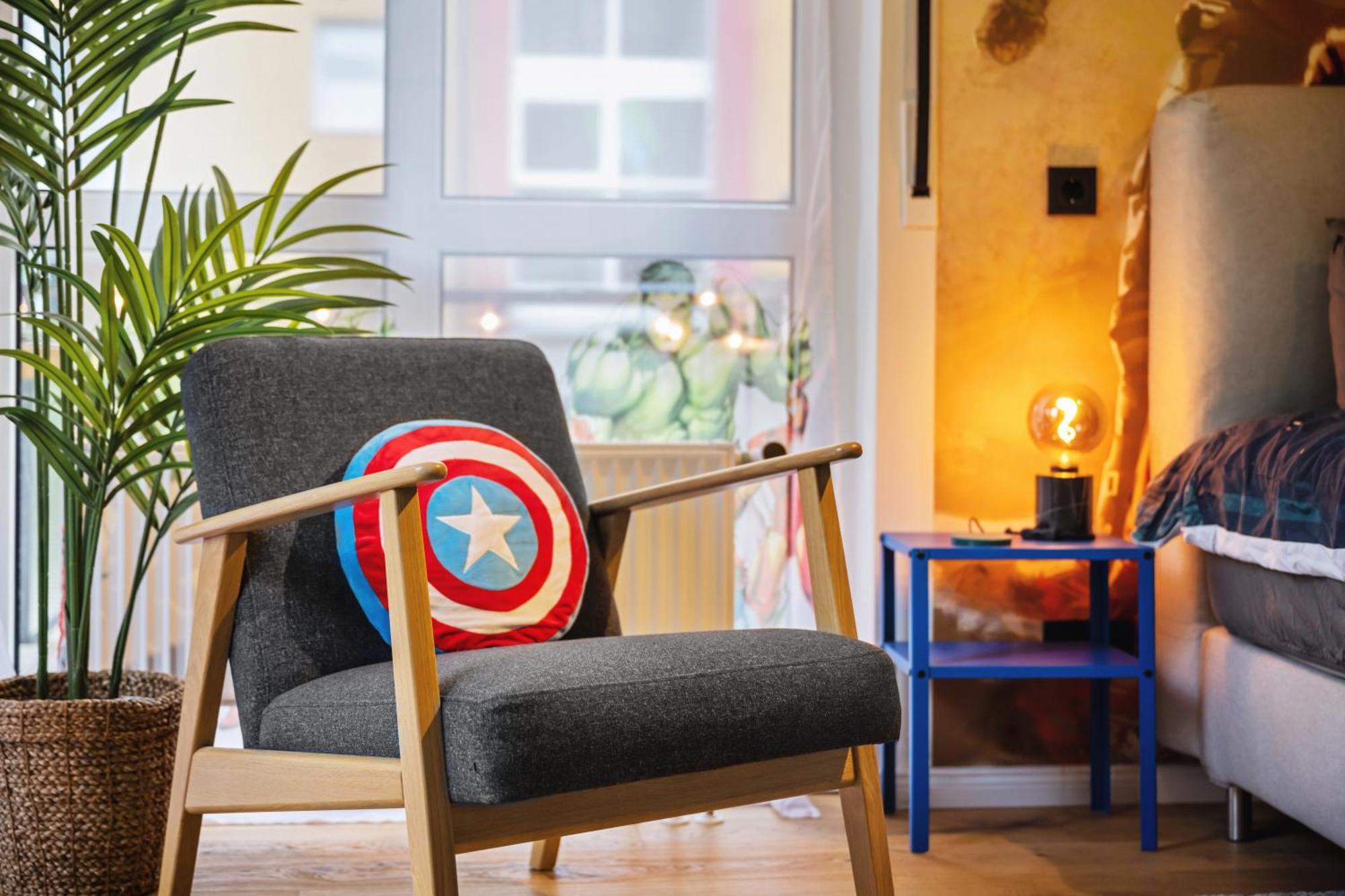 Edler Wohnraum Disney Marvel Studio Mit Balkon, Boxspringbett, Kaffeevollautomat, Lift & Parkplatz Chemnitz Bagian luar foto