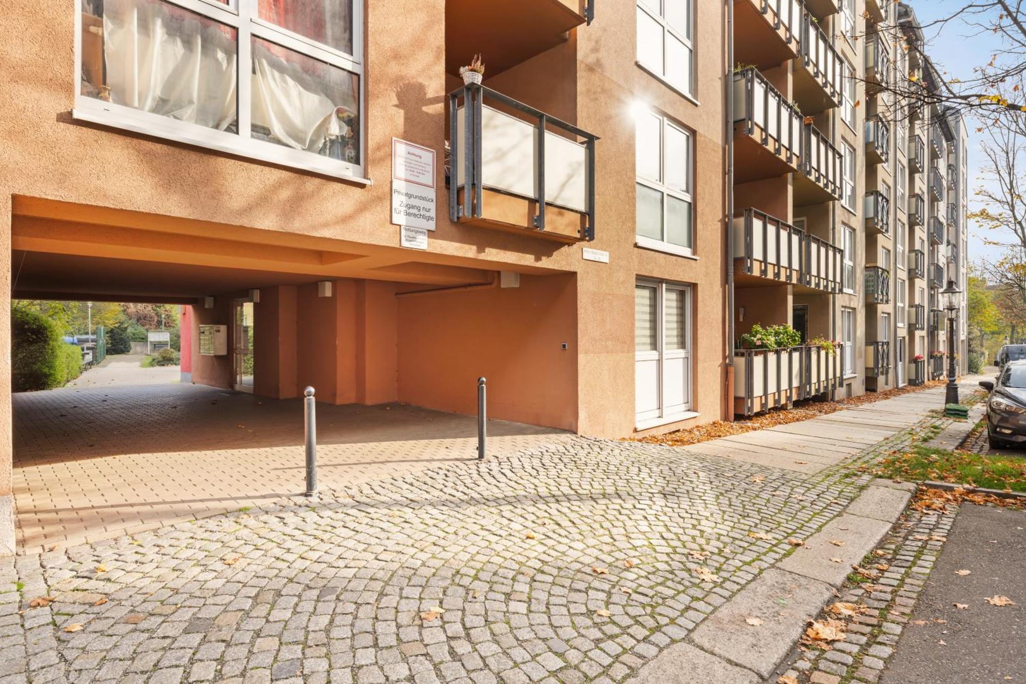 Edler Wohnraum Disney Marvel Studio Mit Balkon, Boxspringbett, Kaffeevollautomat, Lift & Parkplatz Chemnitz Bagian luar foto